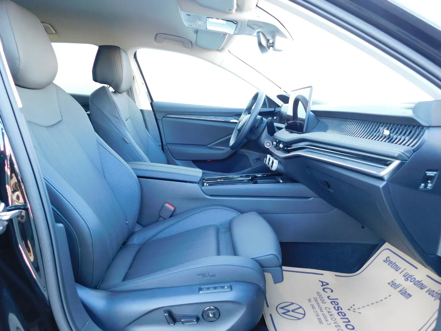 11379 škoda superb selection 2.0 tdi dsg - slika 12