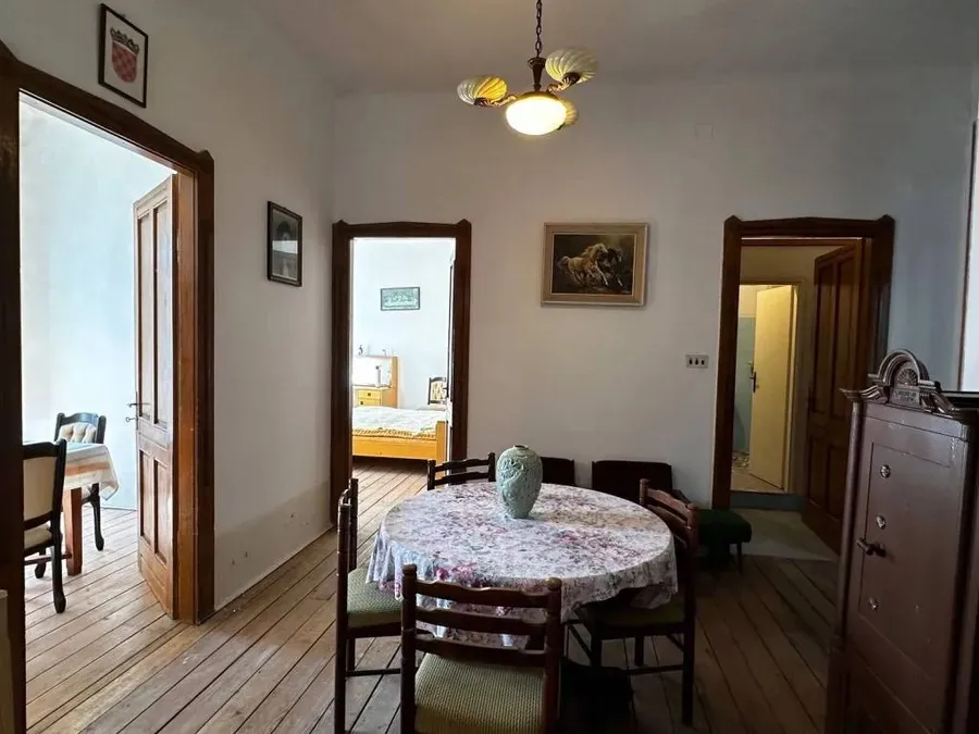 stan na prodaju - blato - slika 12