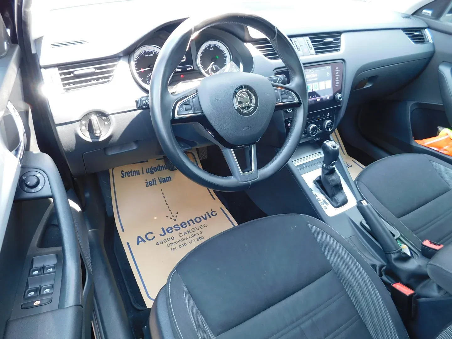 09764 škoda octavia combi ambition 1.6 tdi dsg - slika 9