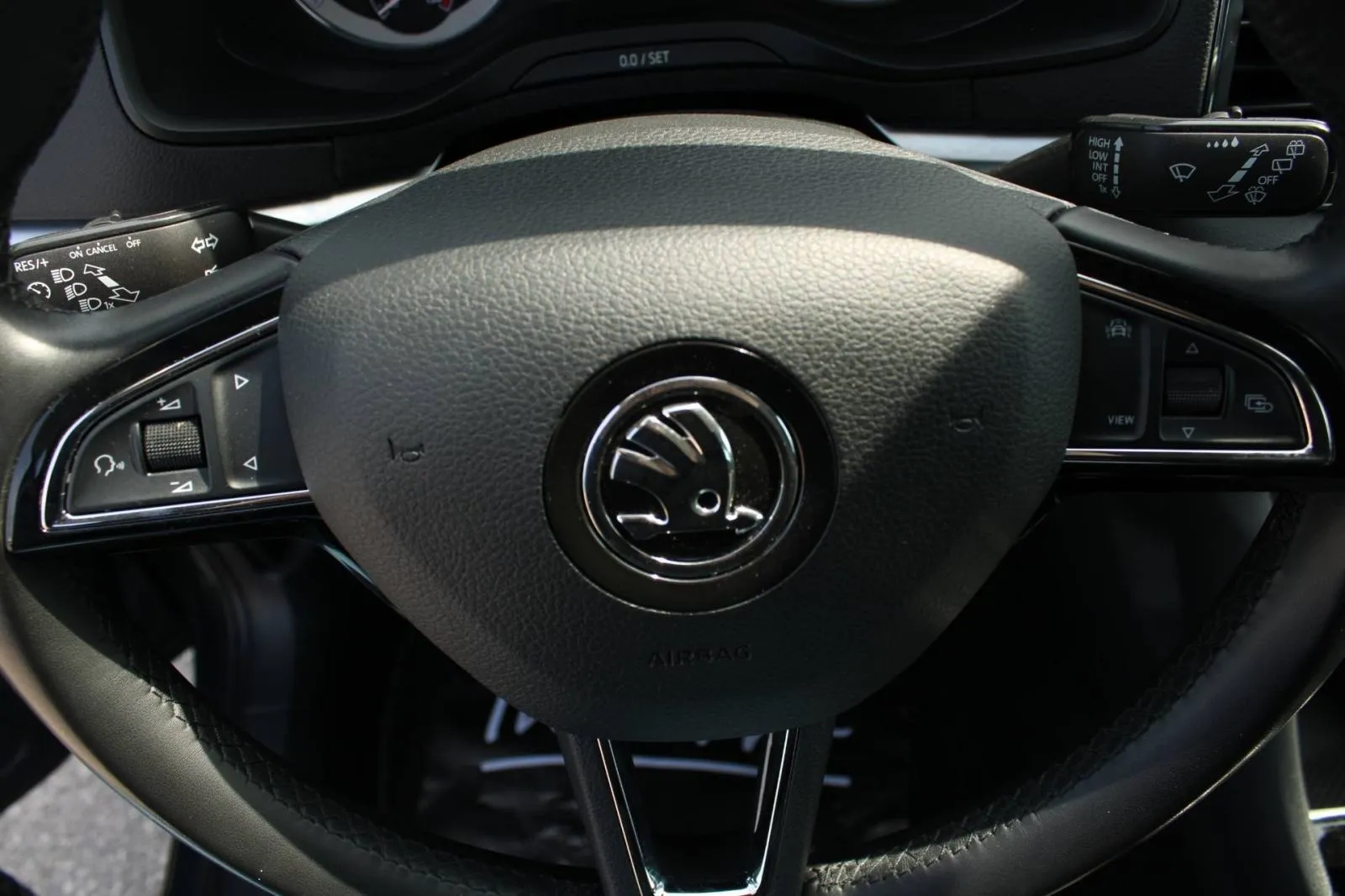 škoda karoq 1.6 tdi dsg style *led, navigacija, kamera* - slika 17