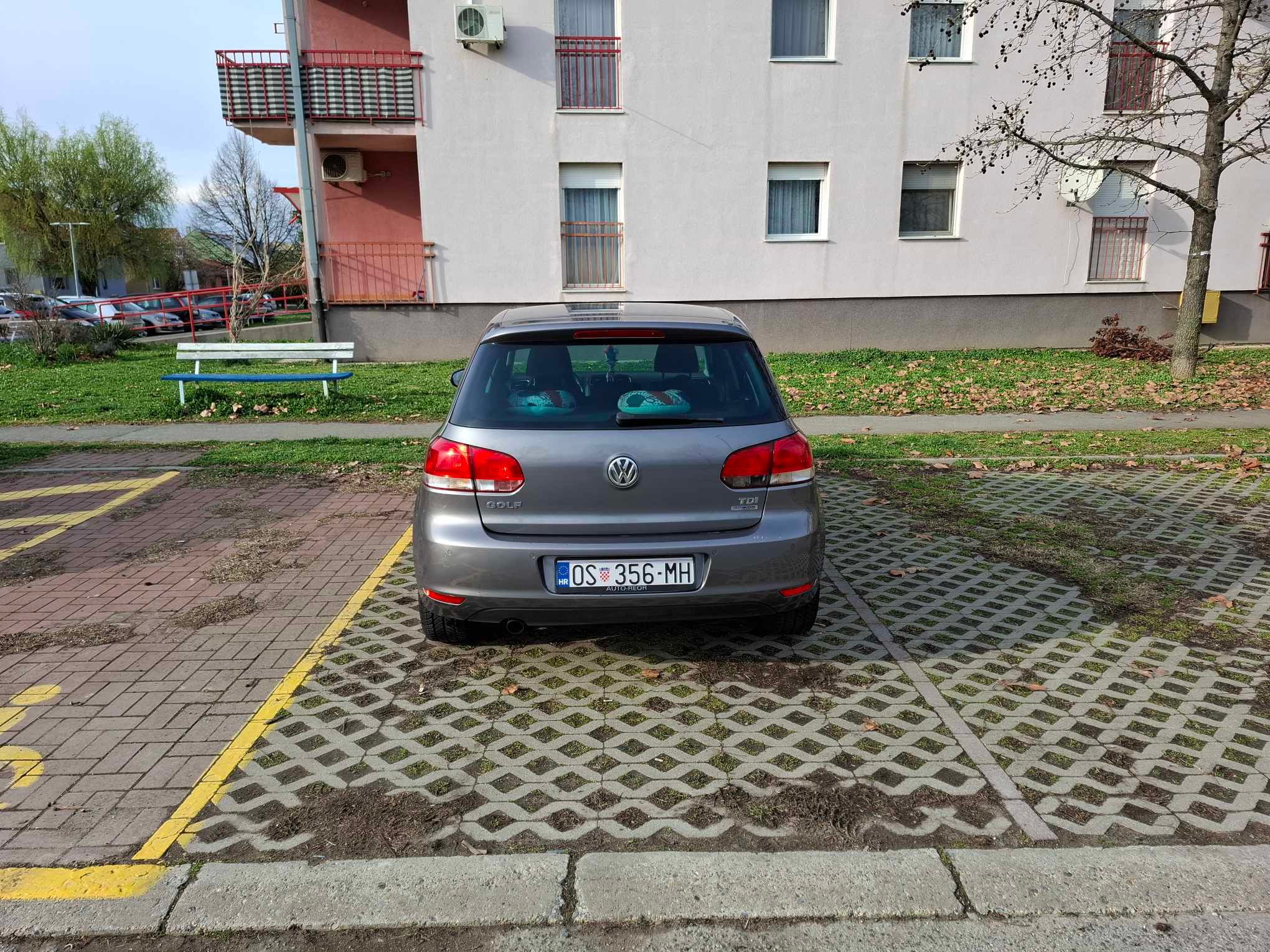 golf 6 , 1.6tdi comfortline - slika 2