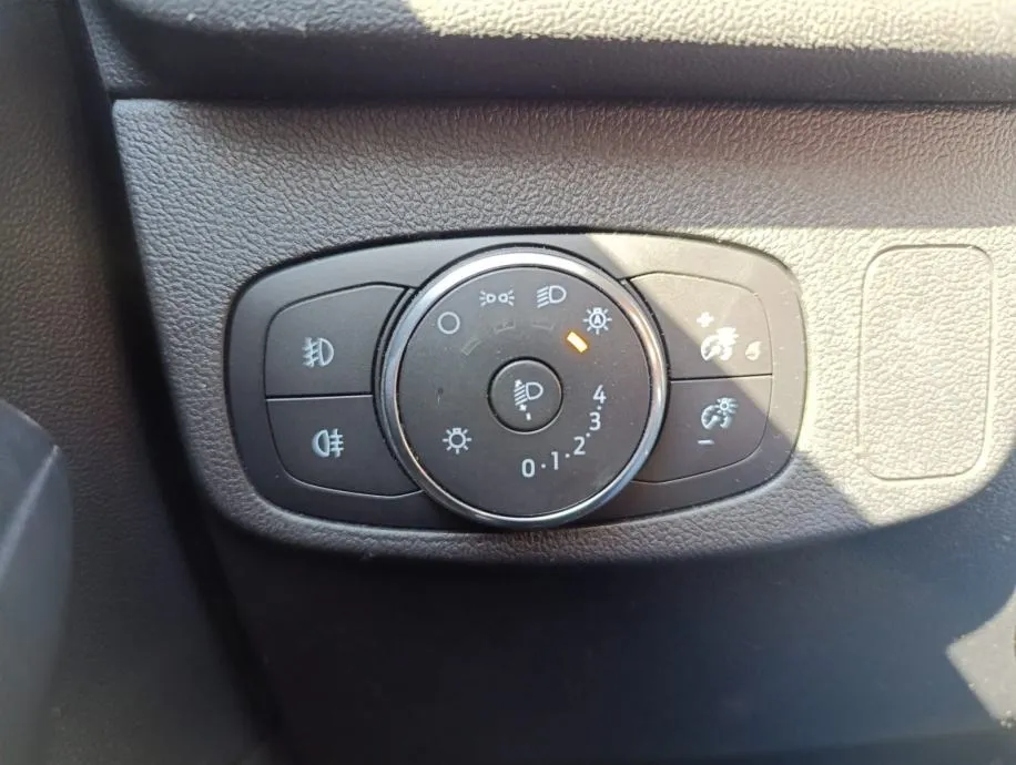 ford focus 1,5 ecoblue - slika 14