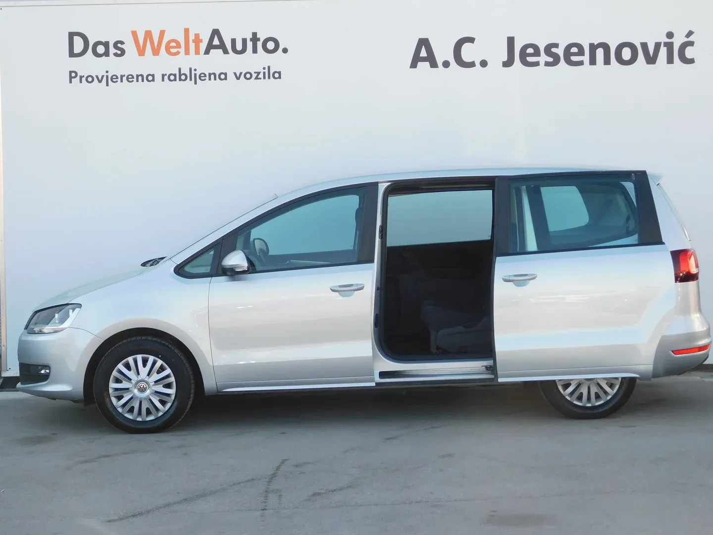 06103 volkswagen sharan fl 2.0 tdi dsg trendline - slika 8