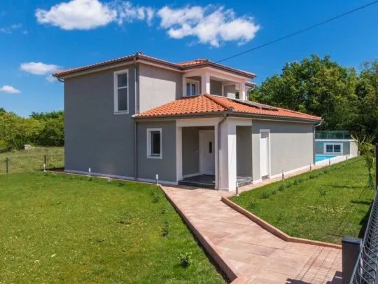 labin moderna vila s bazenom i ljetnom kuhinjom - slika 20