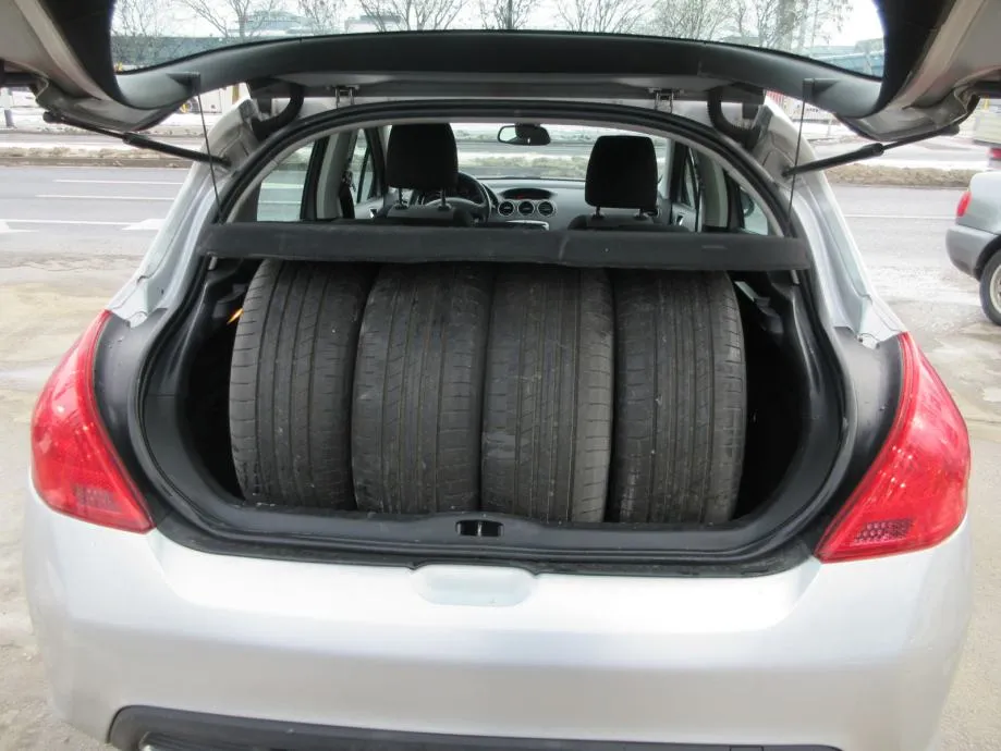 peugeot 308 1,6 e-hdi,111ks,novo registriran,nove zimske gume,klima,. - slika 12
