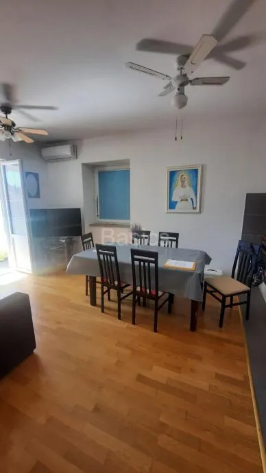 NOVALJA - centar, 2etažni stan, 76 m2 (prodaja)