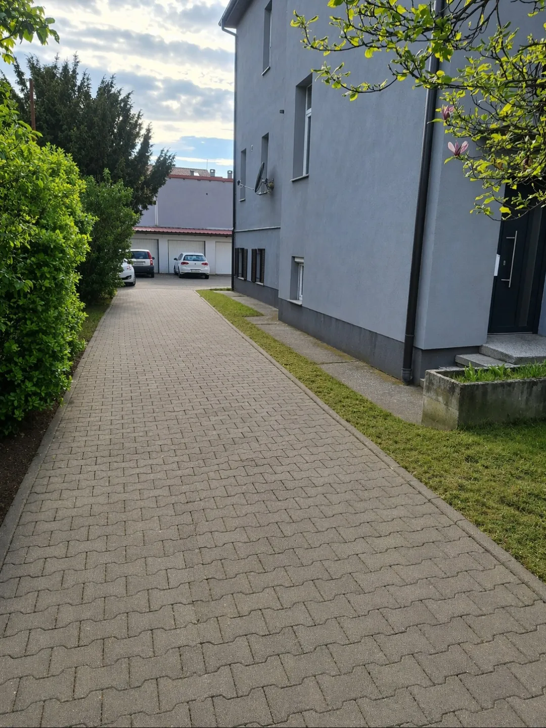 maksimir, novouređen stan 50,37 m2+garaža+dvorište - slika 9