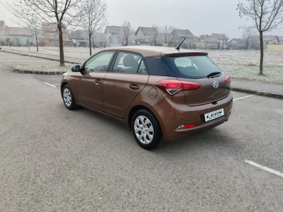hyundai i20 , 162000 km, 2015 god, katice 24/36 rata - slika 4