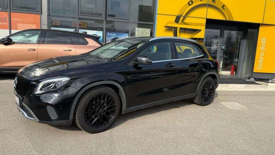 mercedes-benz gla 200 automatik 115kw - slika 2