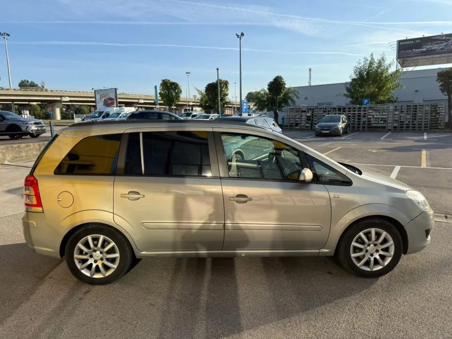 opel zafira enjoy 1,6 16v 77kw 7 sjedala - slika 9