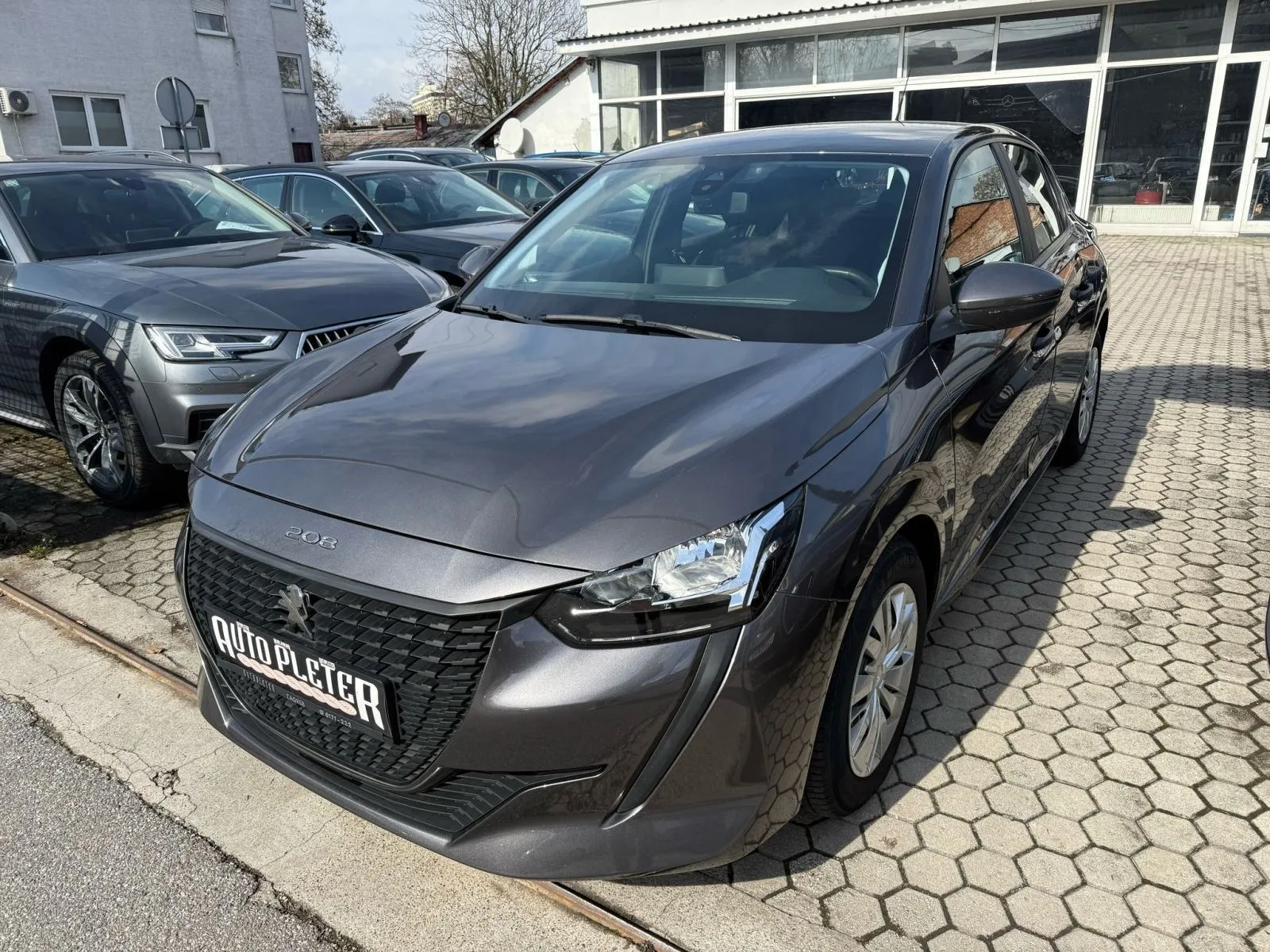 peugeot 208 1,2 puretech, navi, tempomat, 4x garancija!!! - slika 4