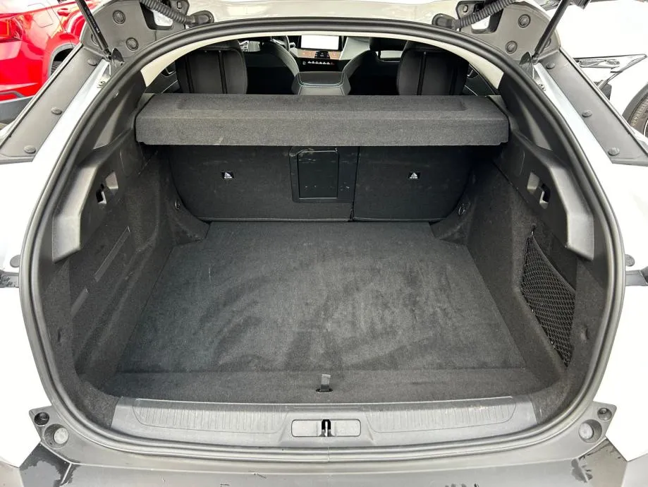 peugeot 408 hybrid 145 e-dcs6 - 2025. - 15.000 km - reg. 1 god! - slika 20
