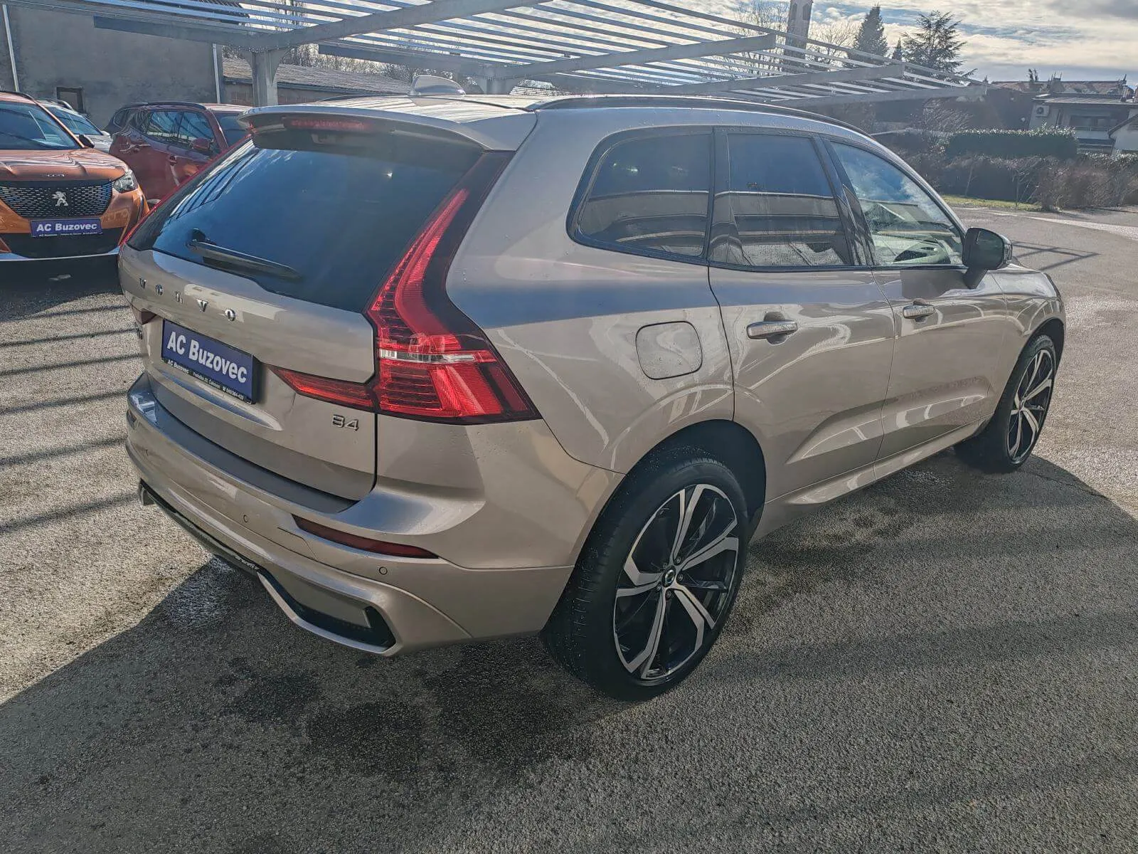 volvo xc60 b4 - slika 10