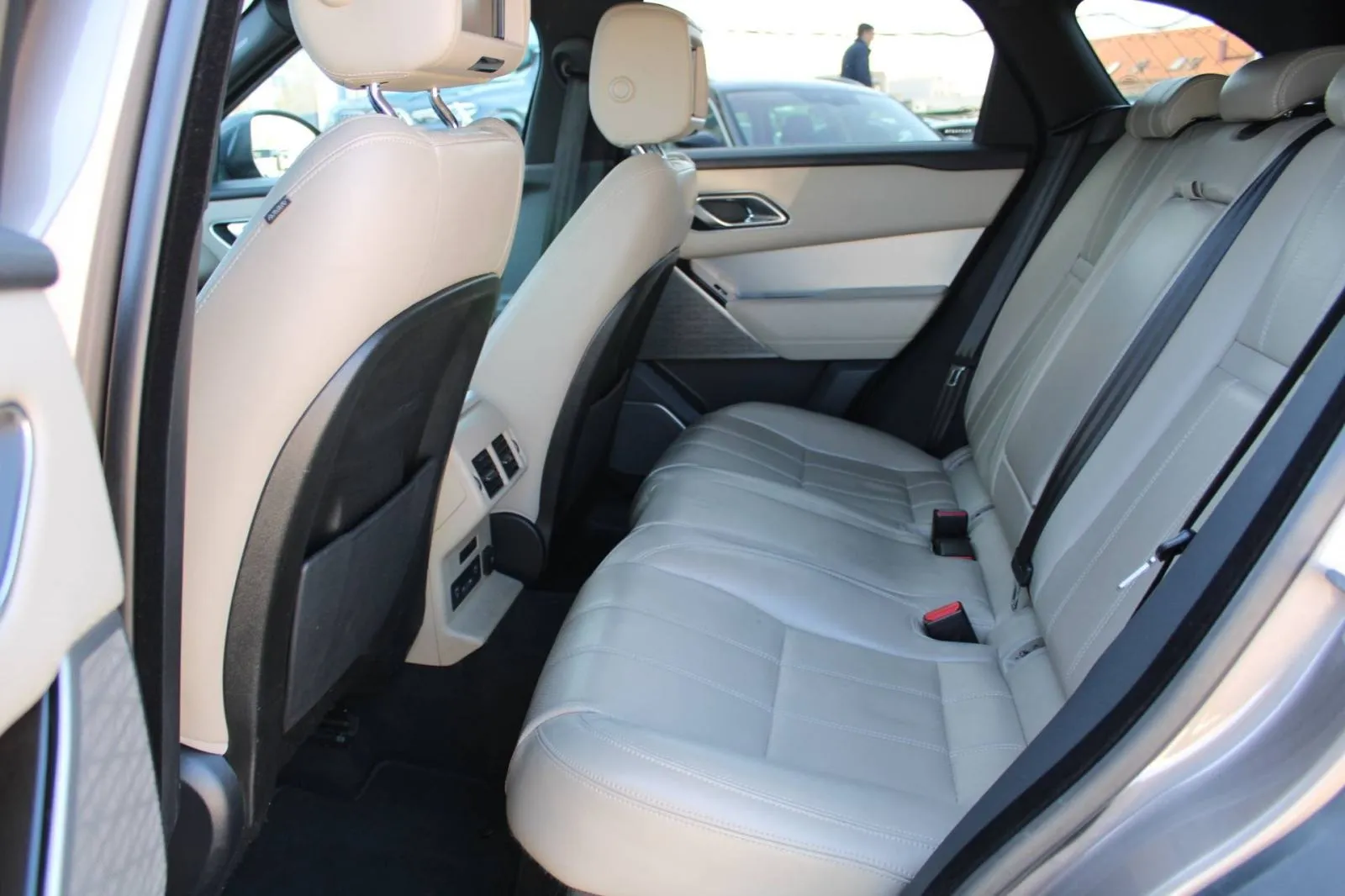 land rover range rover velar 2.0d automatik *led, navigacija, kamera* - slika 11