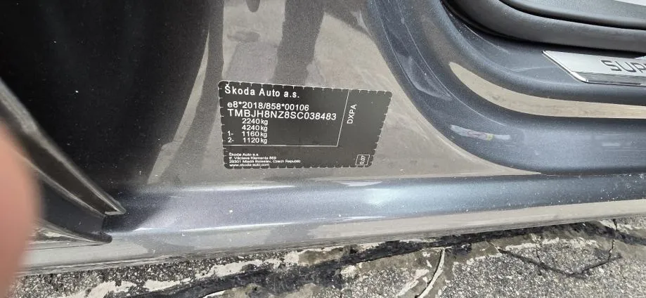 škoda superb combi 2,0 tdi dsg - 2025 - 15.000km - novo - reg 1 god !! - slika 16