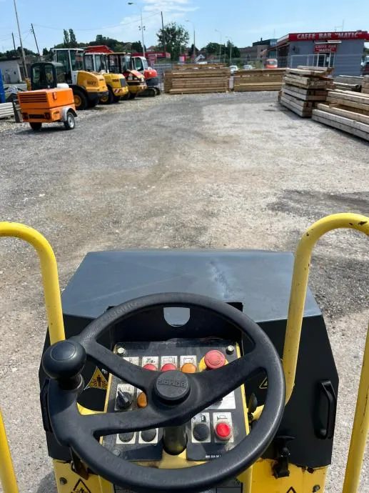 valjak bomag b 80 - slika 11