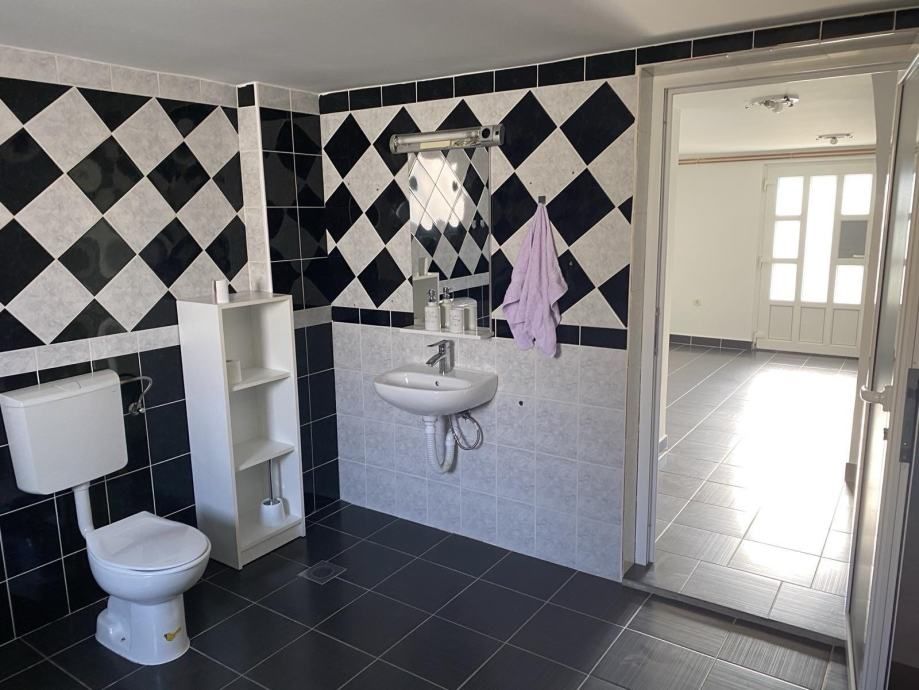 kuća: osijek, retfala, katnica, 292.00 m2 (+ stan u dvorištu 80.00m2) - slika 13