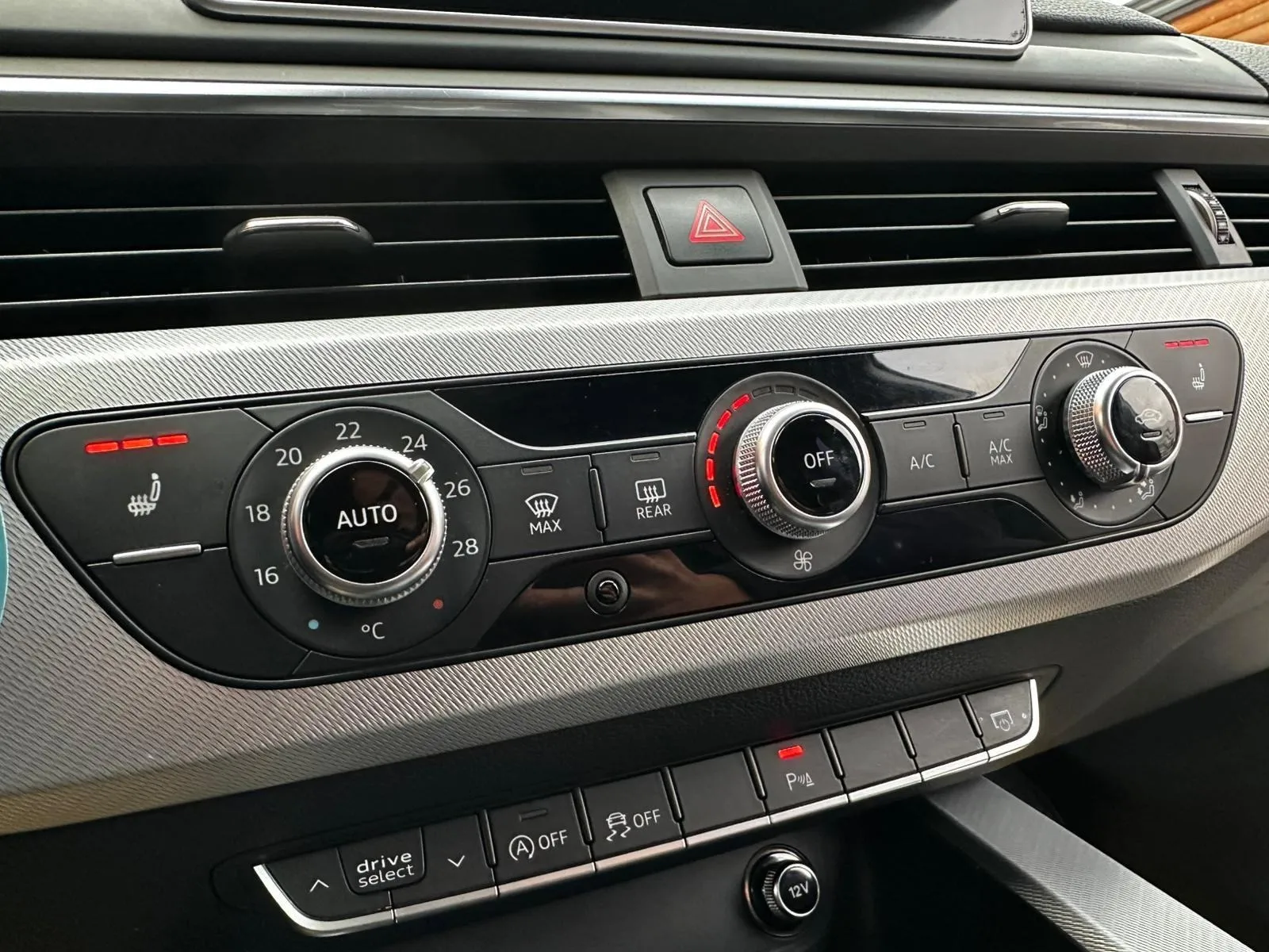 audi a4 avant 2.0 tdi automatik•140kw•navi•senzori• - slika 13