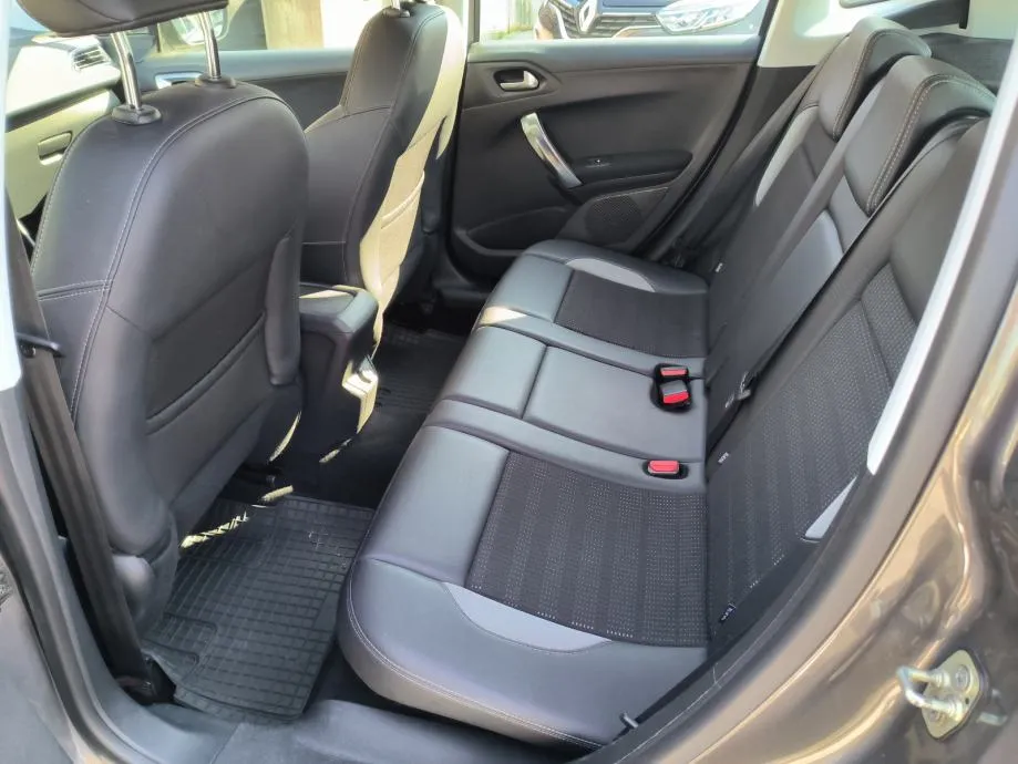 peugeot 2008 1,6 e-hdi 115 ks, servisna, v. servis, jamstvo, reg. 1 g. - slika 14