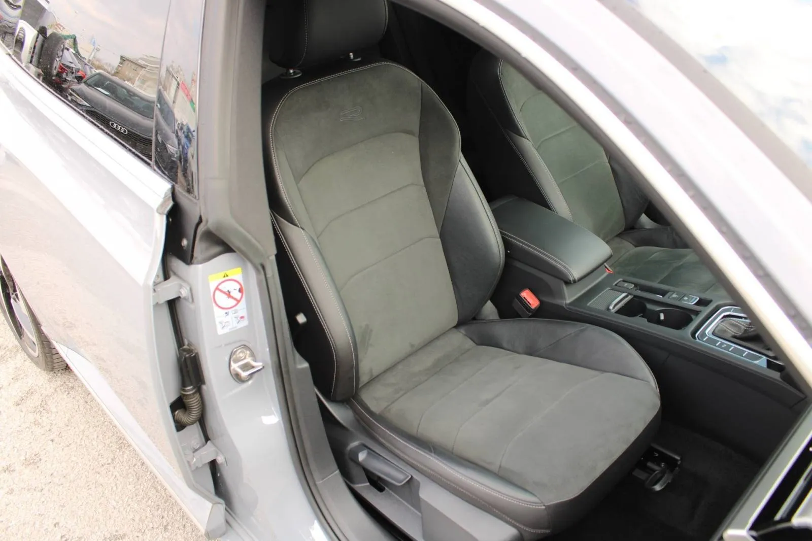 vw arteon 2.0 tdi dsg r-line *panorama, led, kamera, navigacija* - slika 15