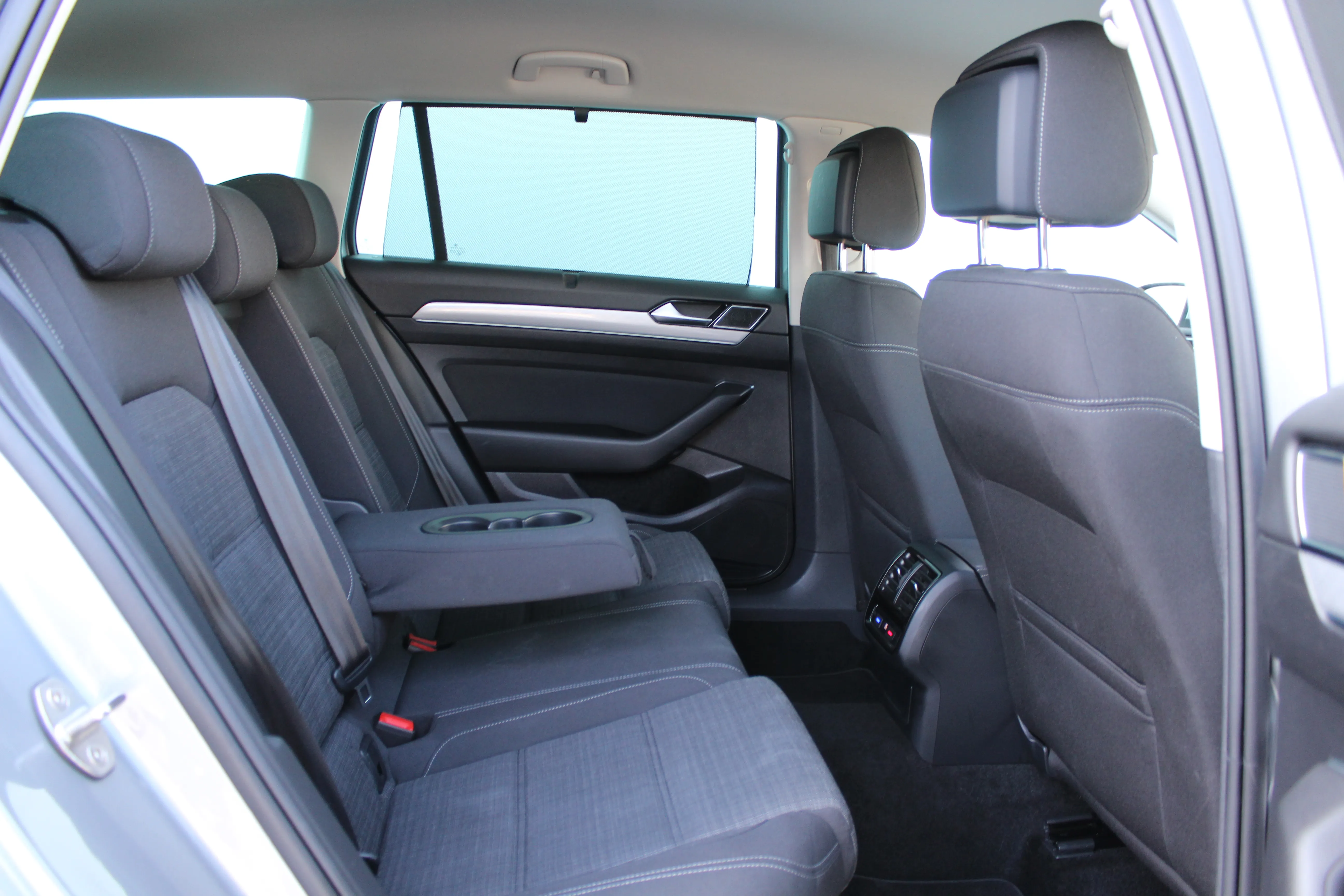 13111 volkswagen passat variant 2.0 tdi dsg business - slika 13