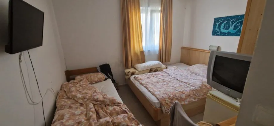 biograd - kuća (hostel) za smještaj gostiju(470m2), blizina centra - slika 13
