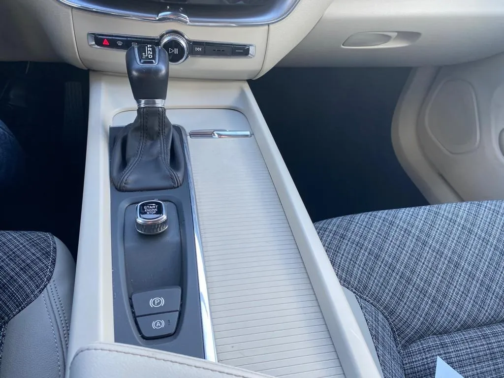 volvo xc60 d4 business automatik, navi, led, 4x garancija! - slika 10