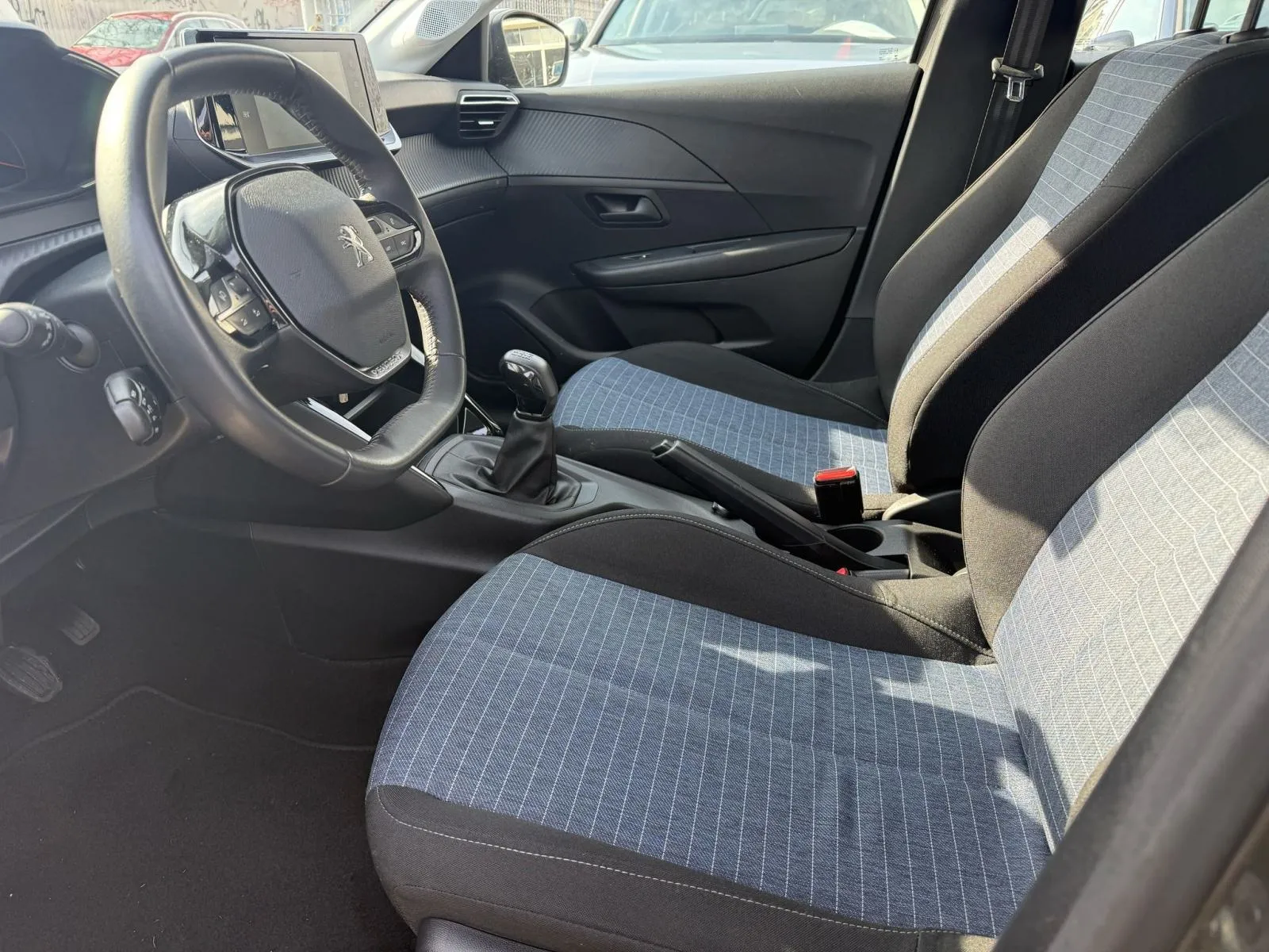 peugeot 208 1,2 puretech, navi, tempomat, 4x garancija!!! - slika 16