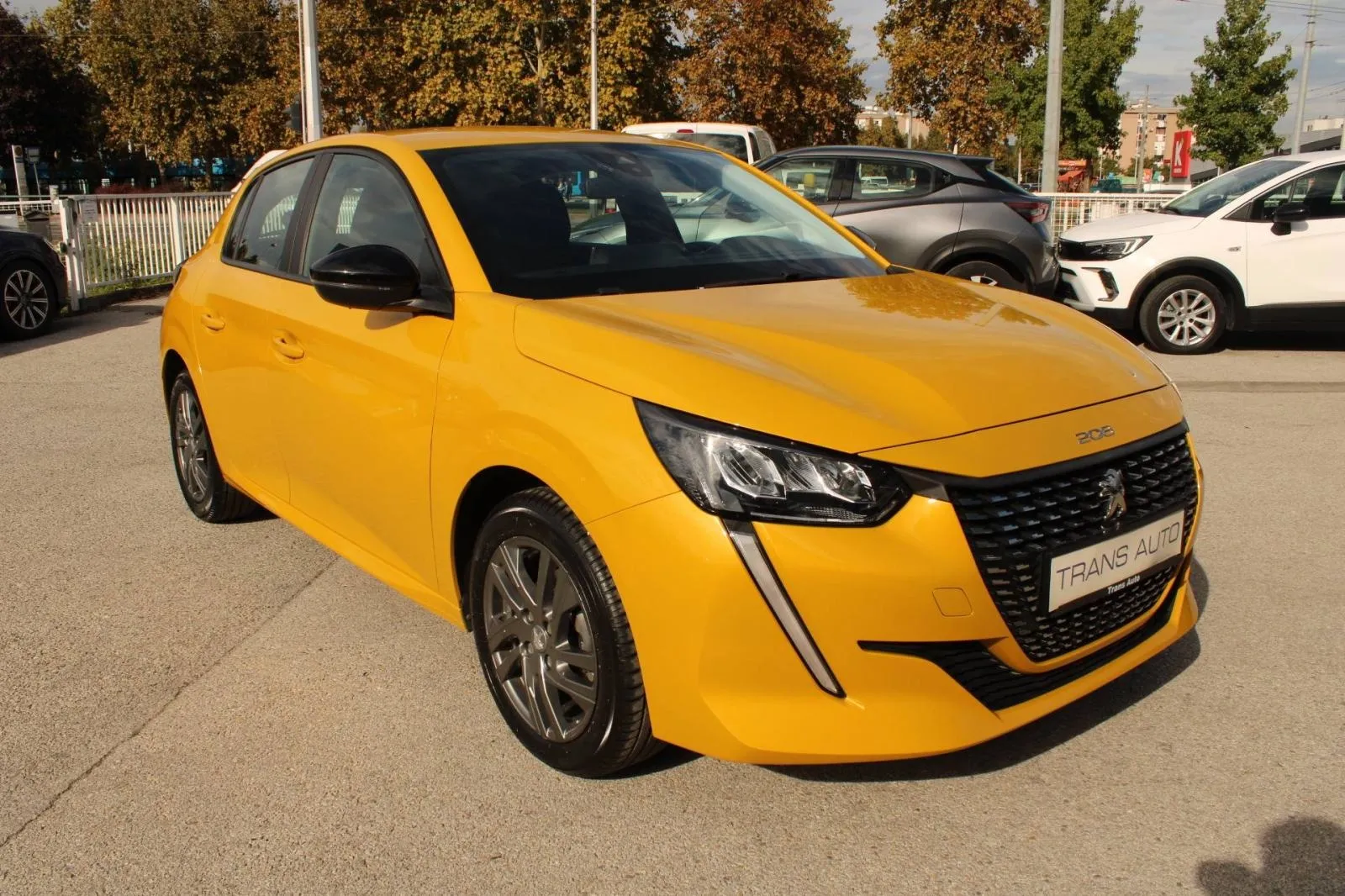 peugeot 208 1.2 puretech *led, navigacija* - slika 3