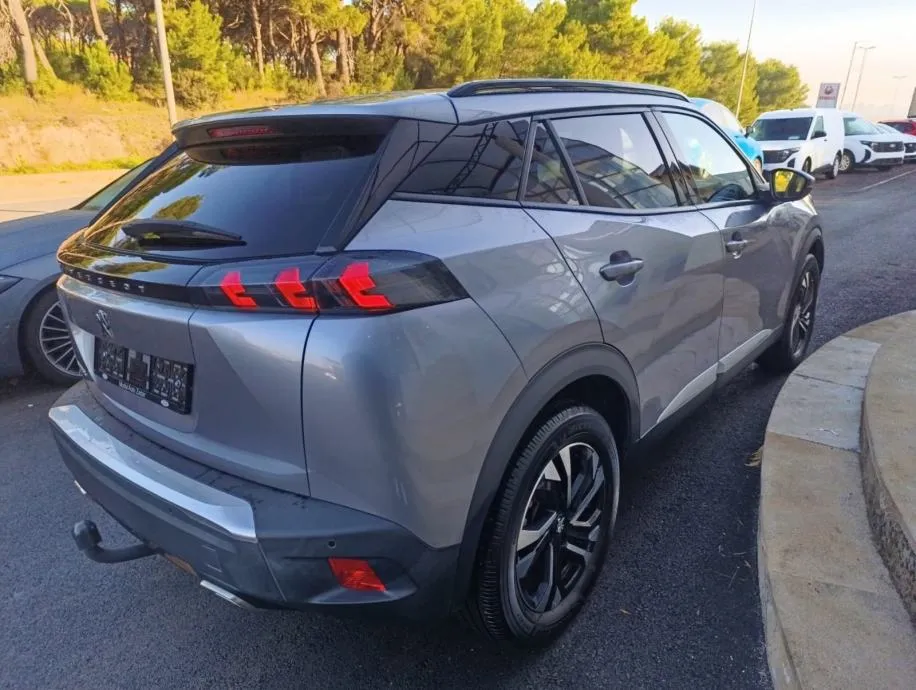 peugeot 2008 1,2 puretech - slika 4