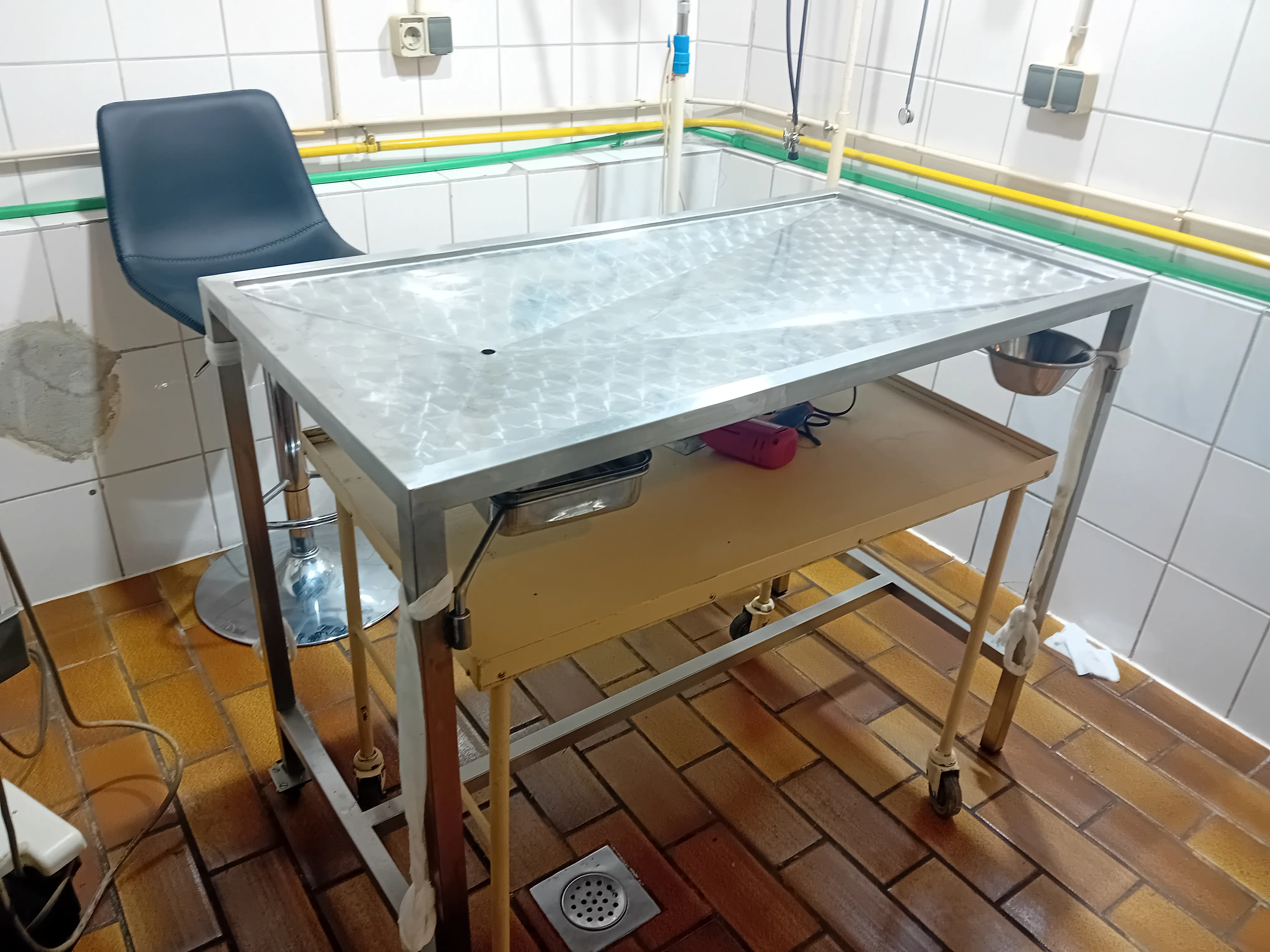 veterinarski kirurški stol - slika 2