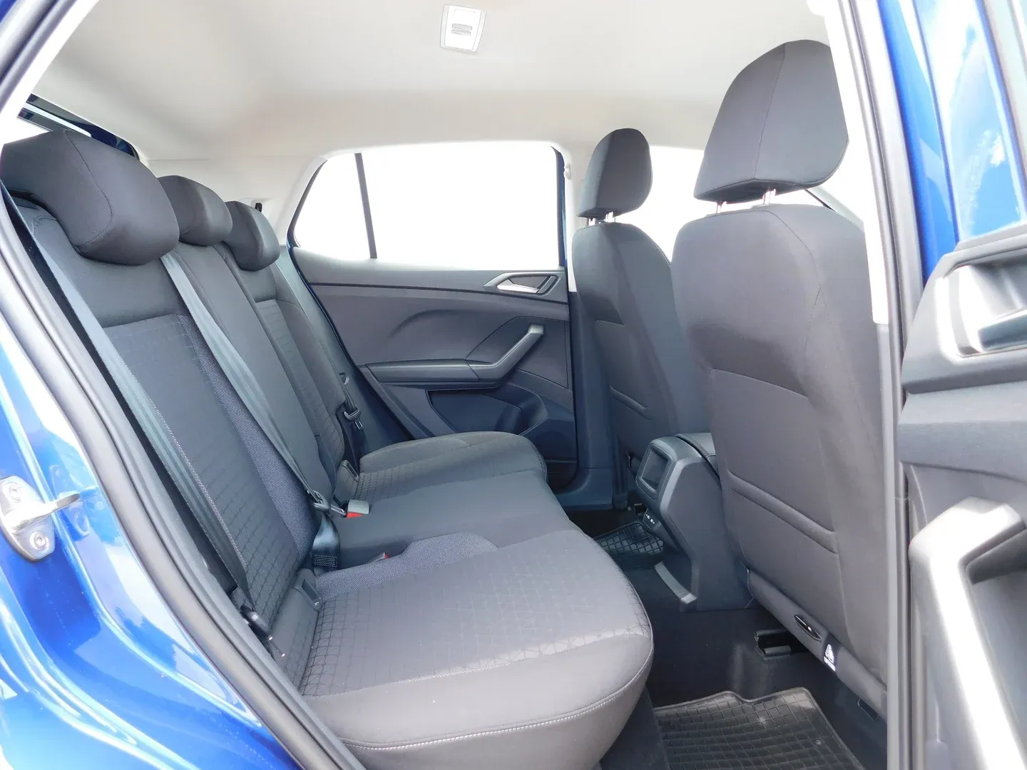 09225 volkswagen t-cross 1.0 tsi life - slika 12