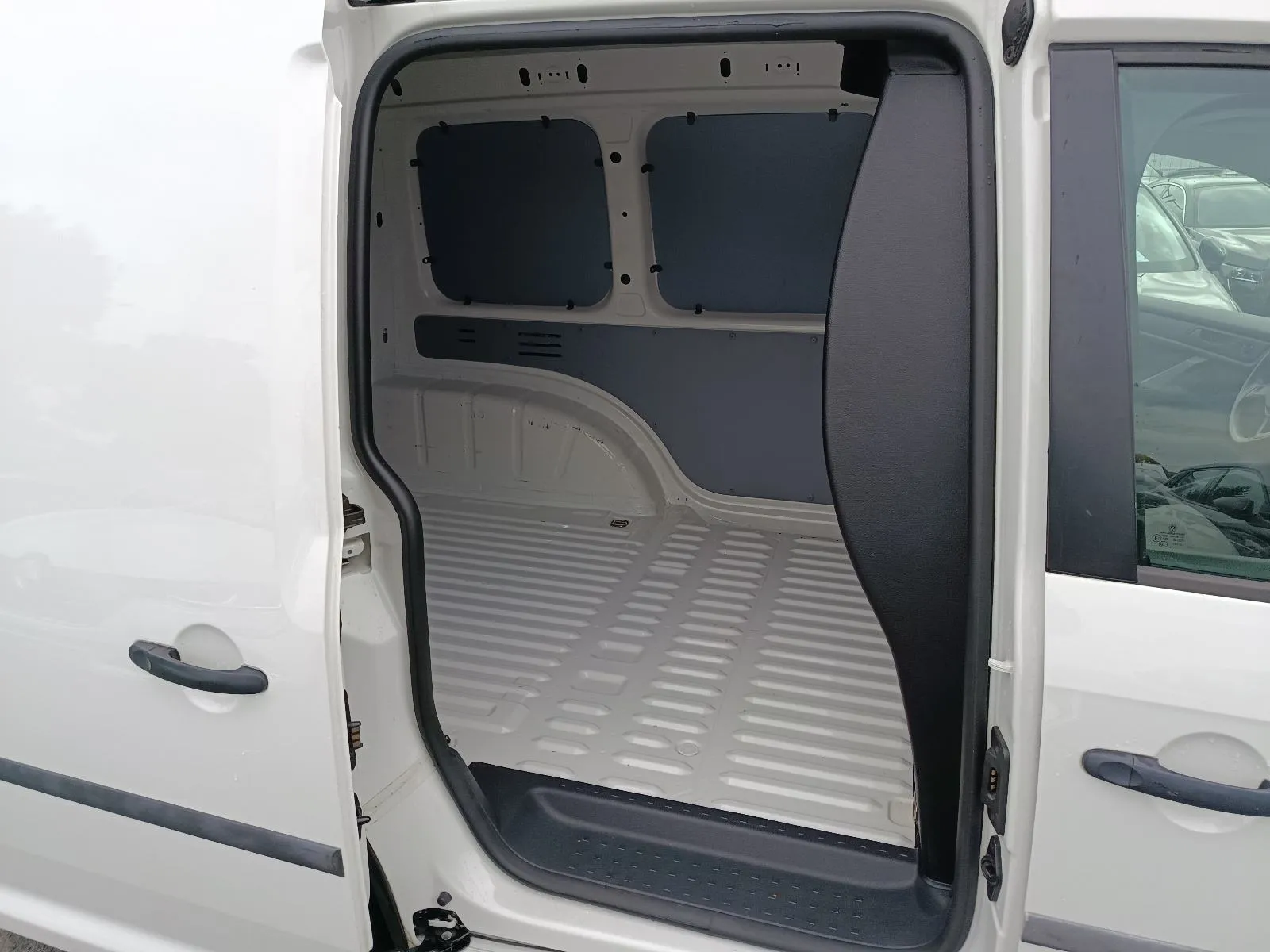 vw caddy 2.0 tdi,jamstvo do 2 god, 2019 god. - slika 2