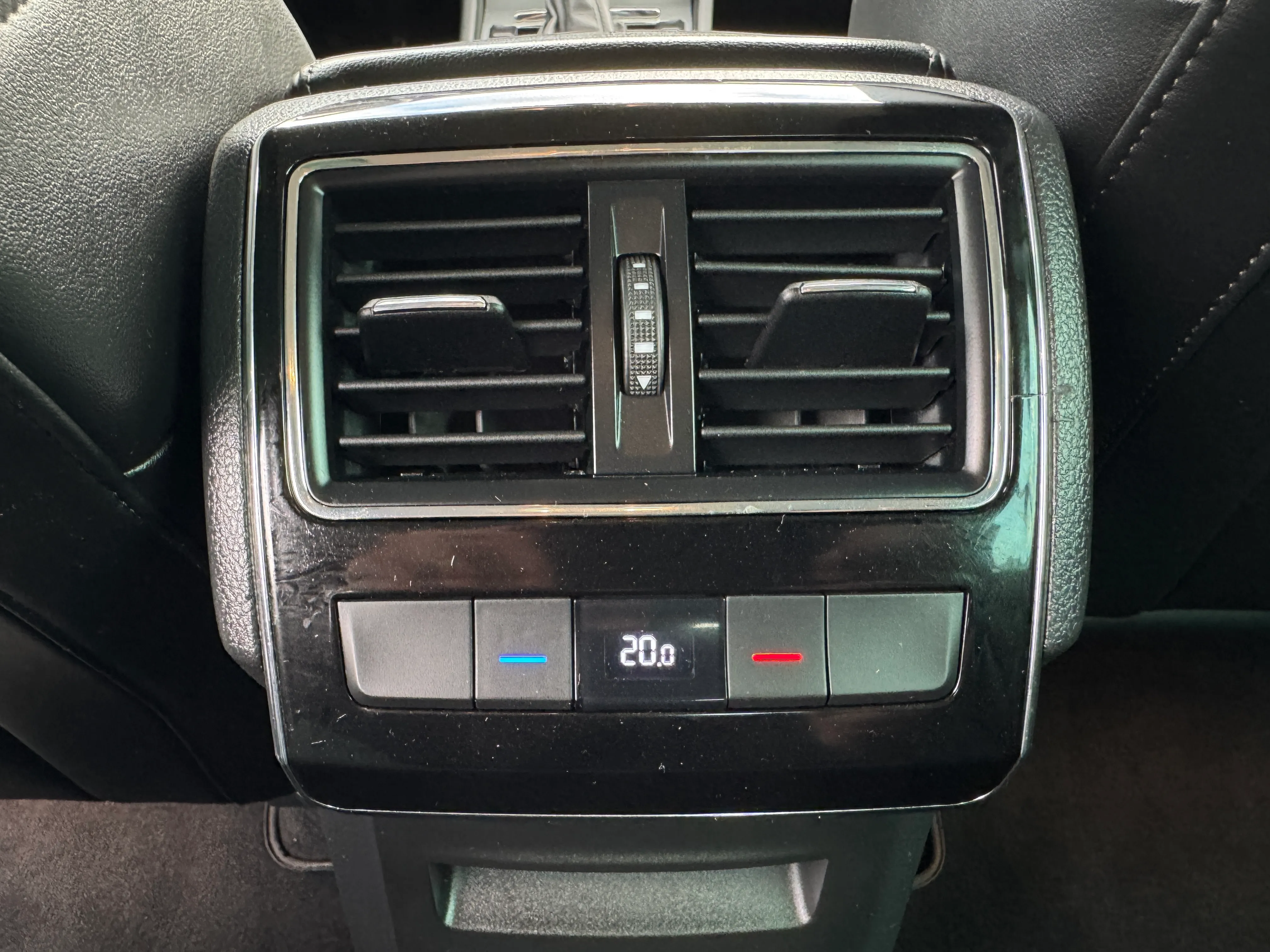 škoda superb 2,0 tdi dsg business - slika 14