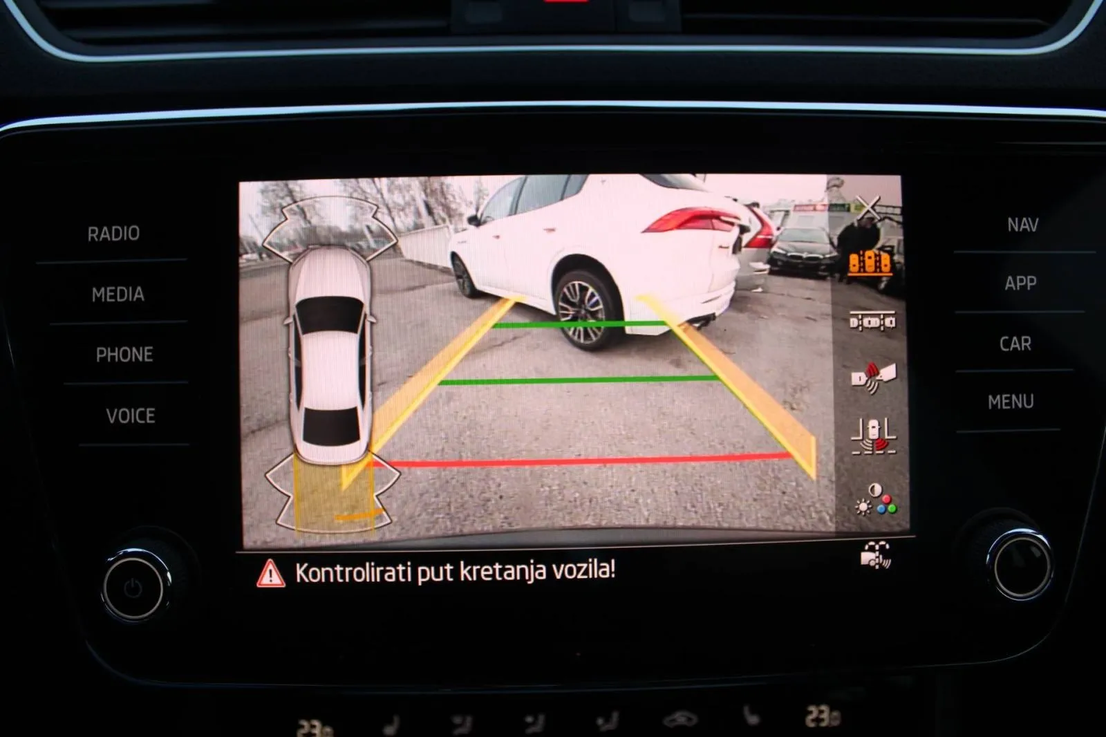 škoda superb 2.0 tdi dsg *led, navigacija, kamera* - slika 22
