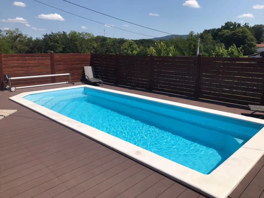 Poliesterski bazen “SANTORINI’’ 7,00c3,00x1,55 Montaža opreme - Jakovlje