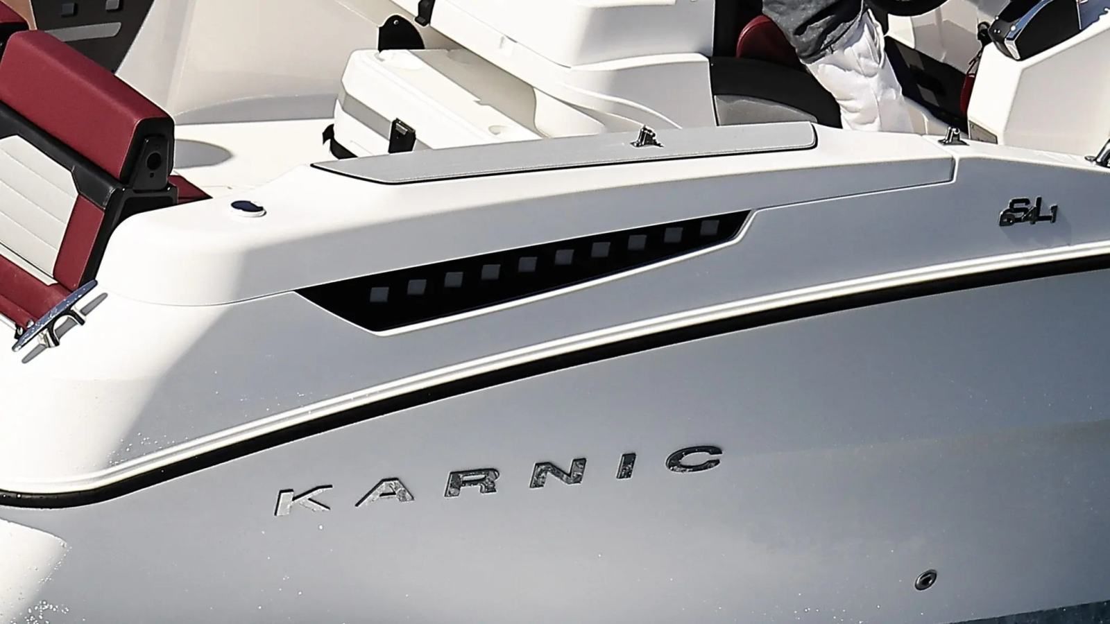 karnic 6.70 m (sl641) otvoreni pramac/kabina u konzoli, model 2026 - slika 17