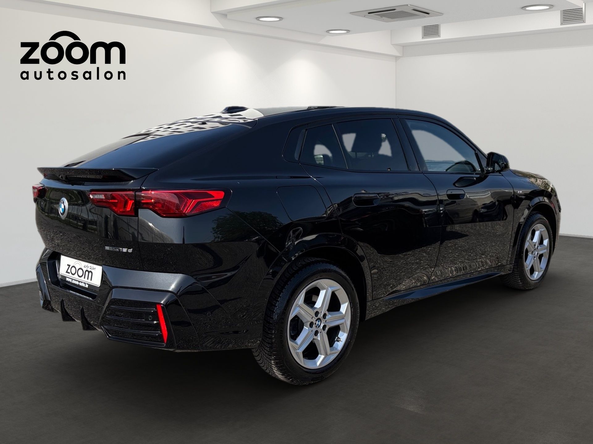 bmw x2 sdrive18d m sport - slika 4