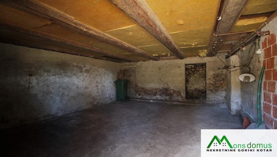 kuća za nas i dva apartmana za najam (prodaja) - slika 10