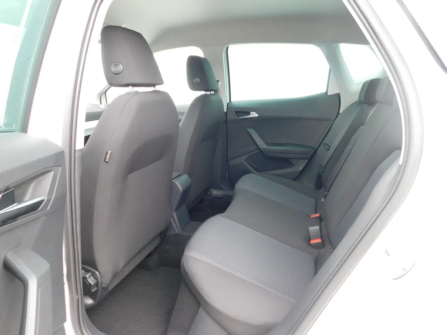 09459 seat arona 1.0 tsi style - slika 11