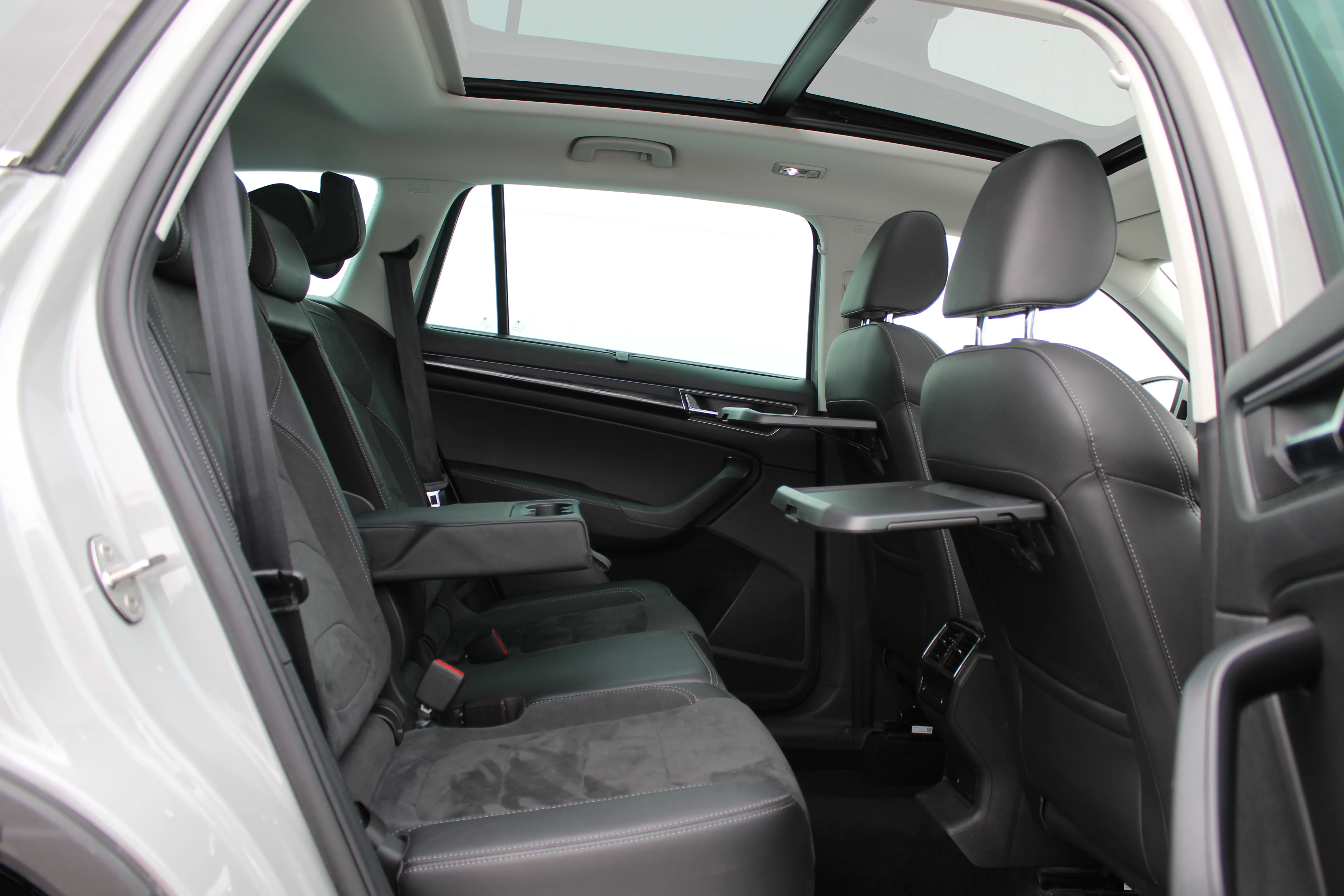 13094 škoda kodiaq ambition 2.0 tdi 4x4 dsg - slika 11
