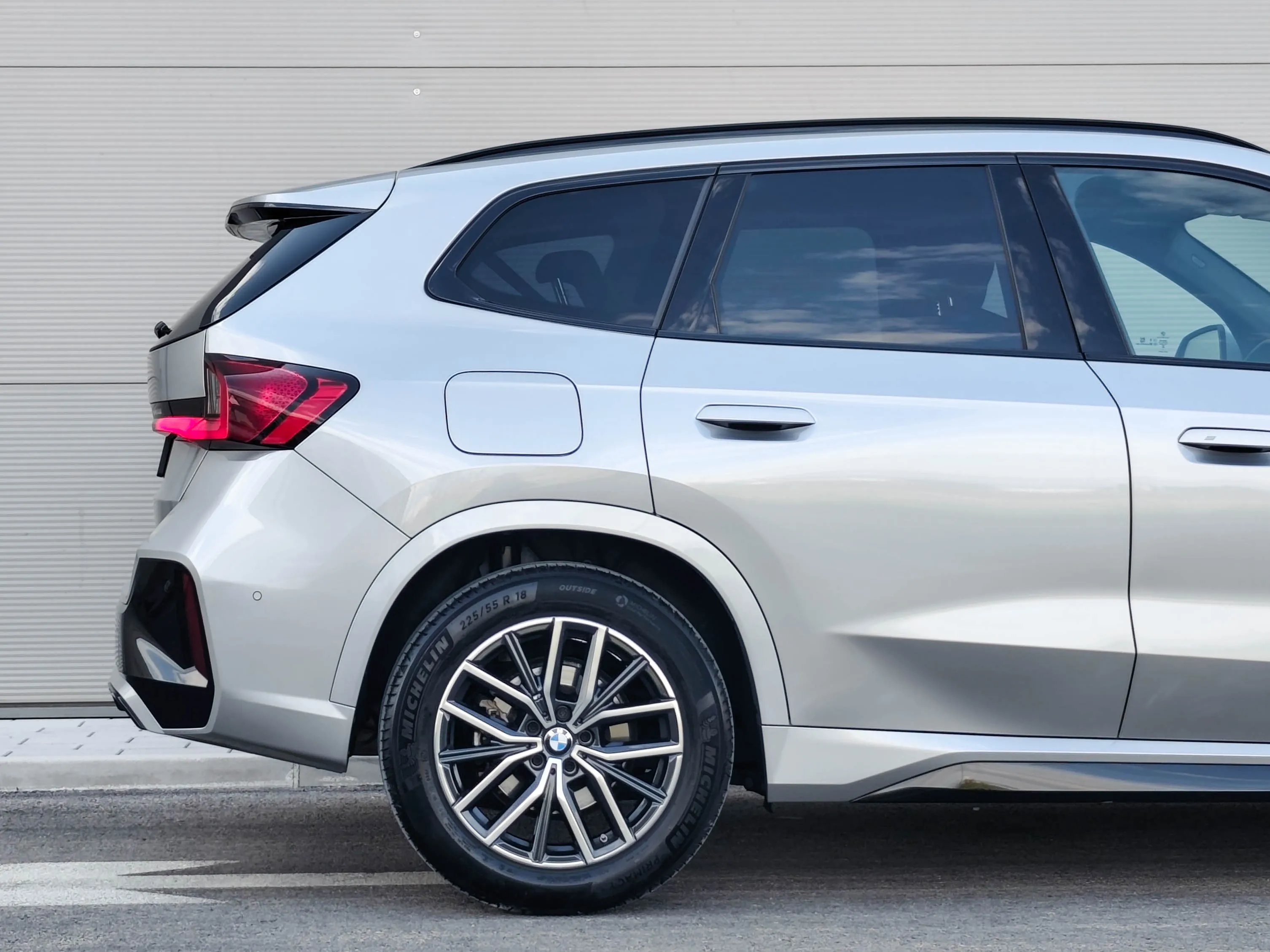 bmw x1 xdrive23i m paket |head up |kuka |18''alu |driving assist pro - slika 13