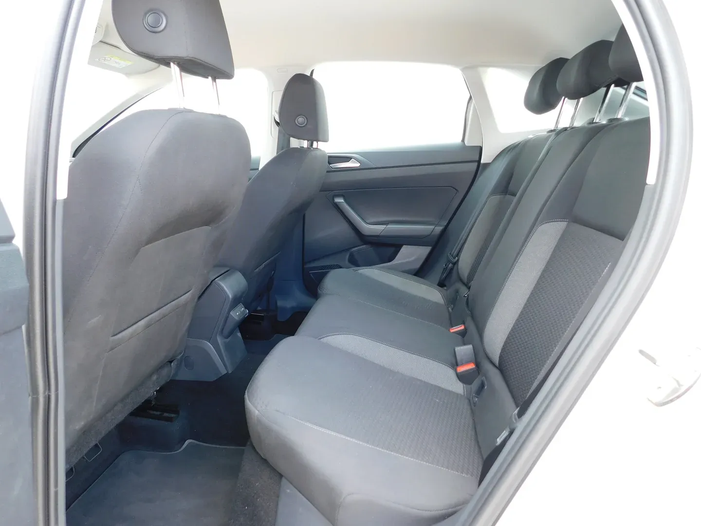 10113 volkswagen taigo 1.0 tsi life - slika 11