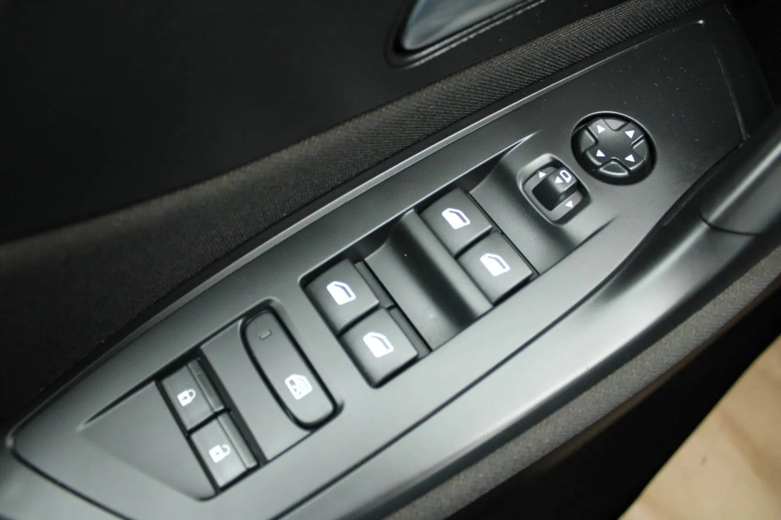 peugeot 308 1.2 puretech active - slika 10