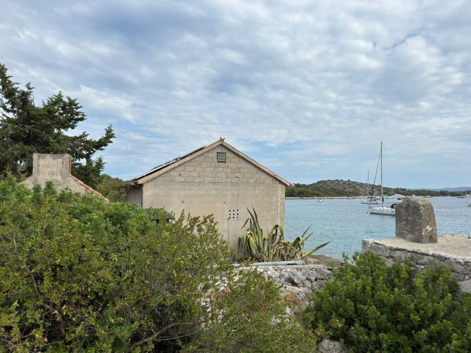 !!prvi red do mora ,otok žut,kuća 70m2!! (prodaja) - slika 4