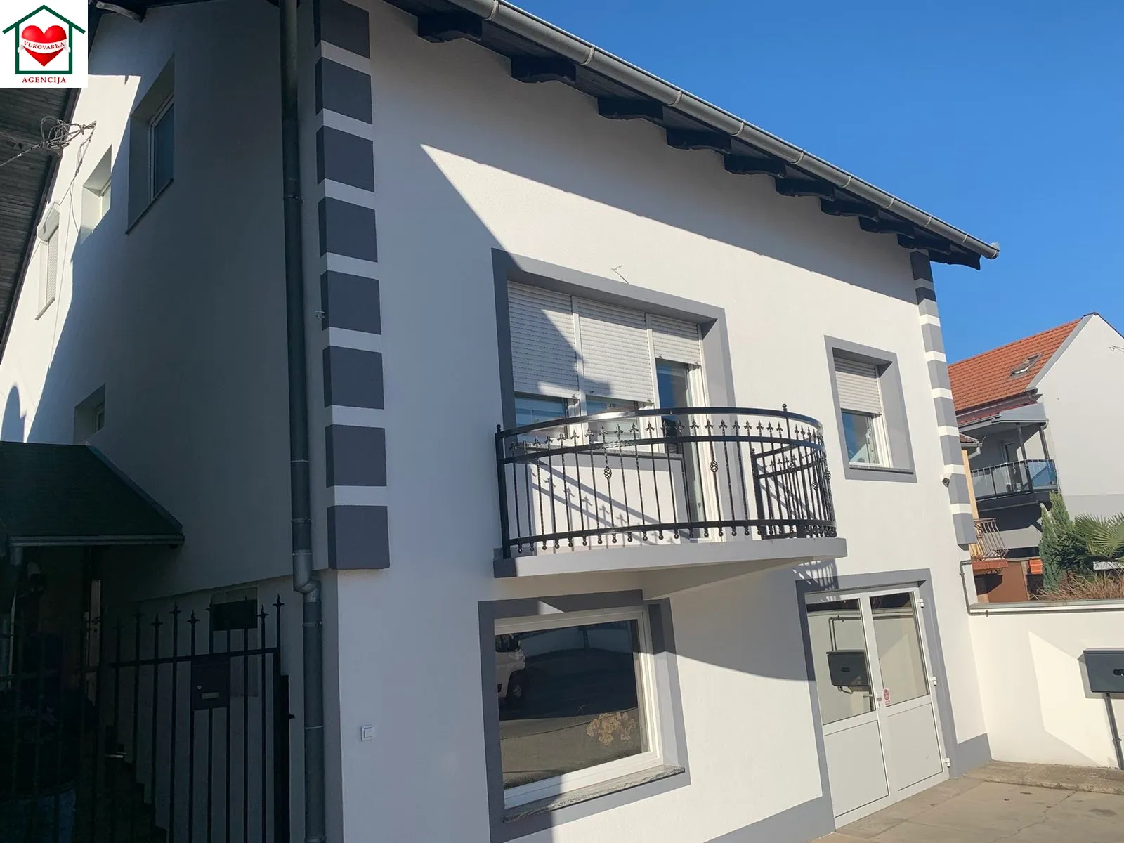vukovar centar e. unije 14 super predivna kuća 270 m2 - slika 2