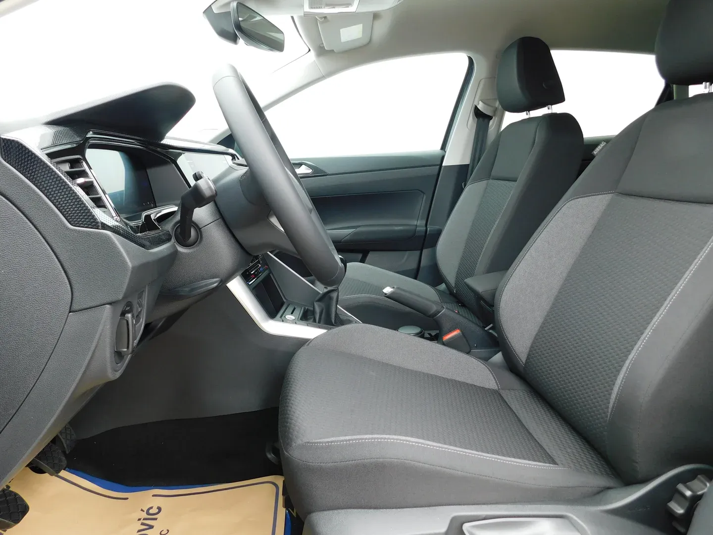 12863 volkswagen taigo 1.0 tsi life plus - slika 8