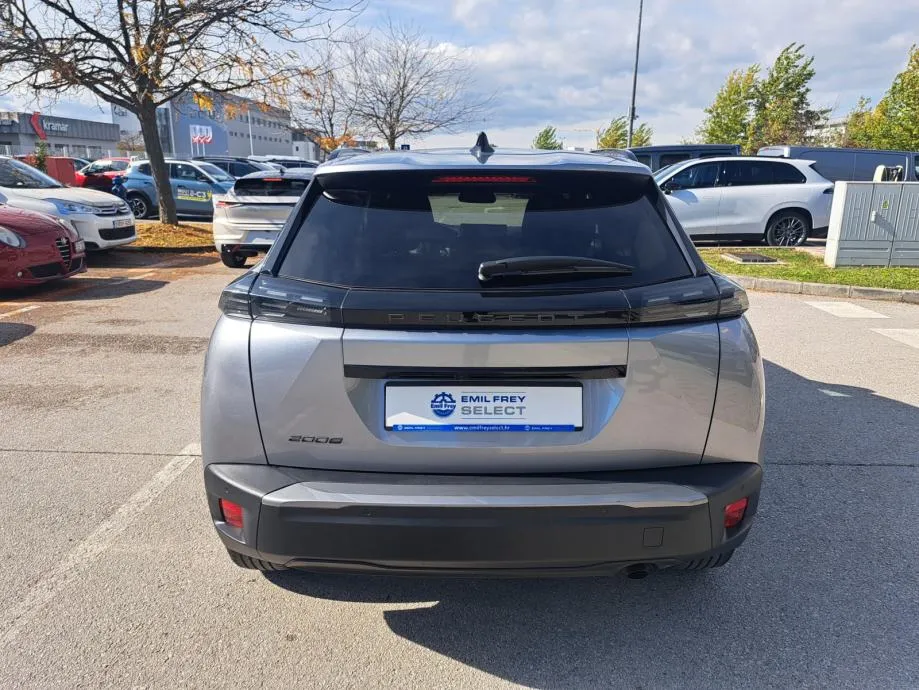 peugeot 2008 allure 1,2 puretech 100 ks - slika 4