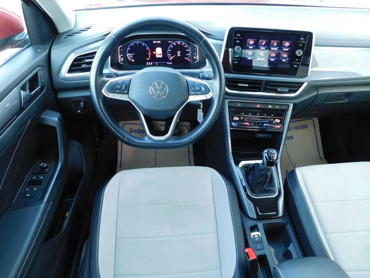 10582 volkswagen t-roc 1.0 tsi style - slika 10