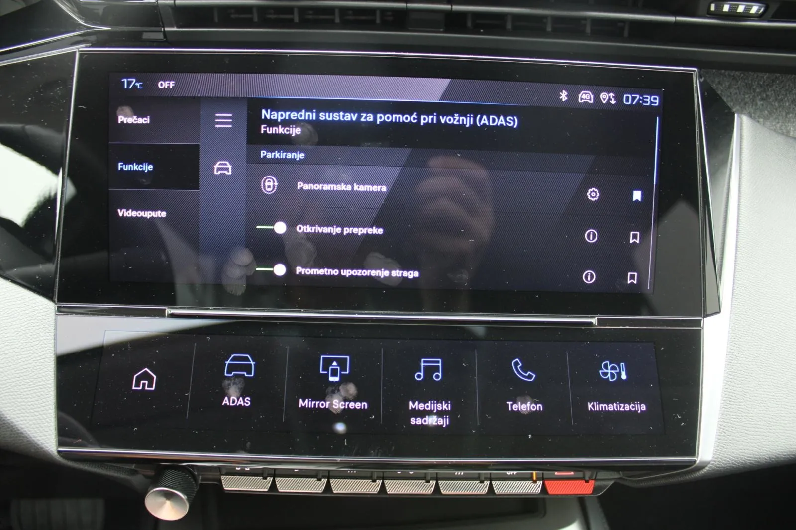 peugeot 408 1.6 hybrid 180 allure *led,navigacija,kamera* automatik - slika 12